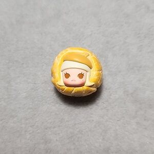 Cute Molly Popcorn Figure (Pop Mart)